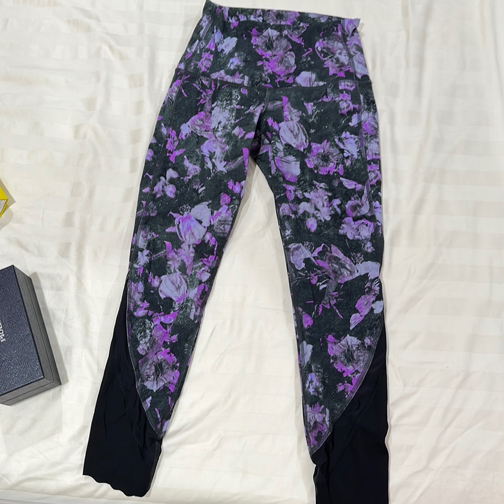 Lululemon wunderunder leggings 23” size 4 purple color laser cut, almost new